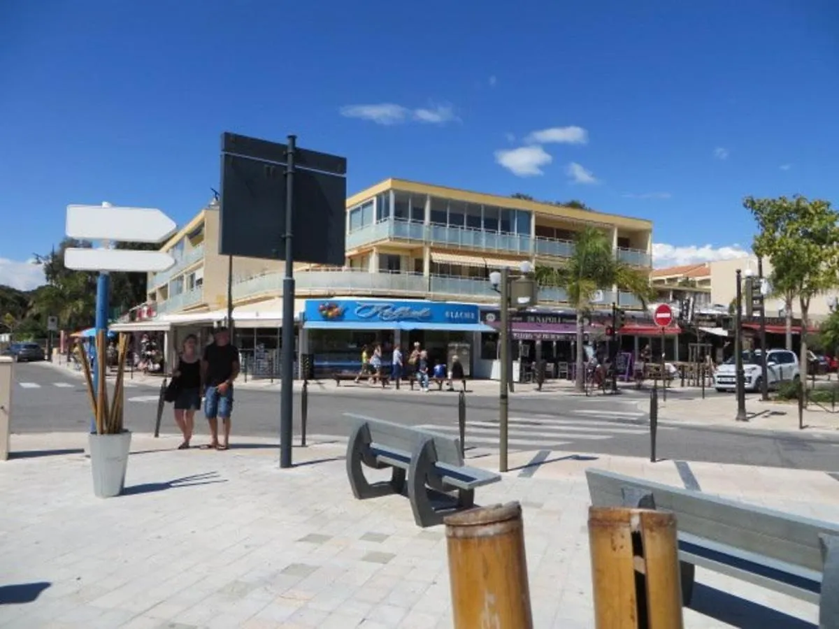 T2 5 Pers Avec Parking A La Faviere, Bormes-Les-Mimosas - Fr-1-610-54 Apartment