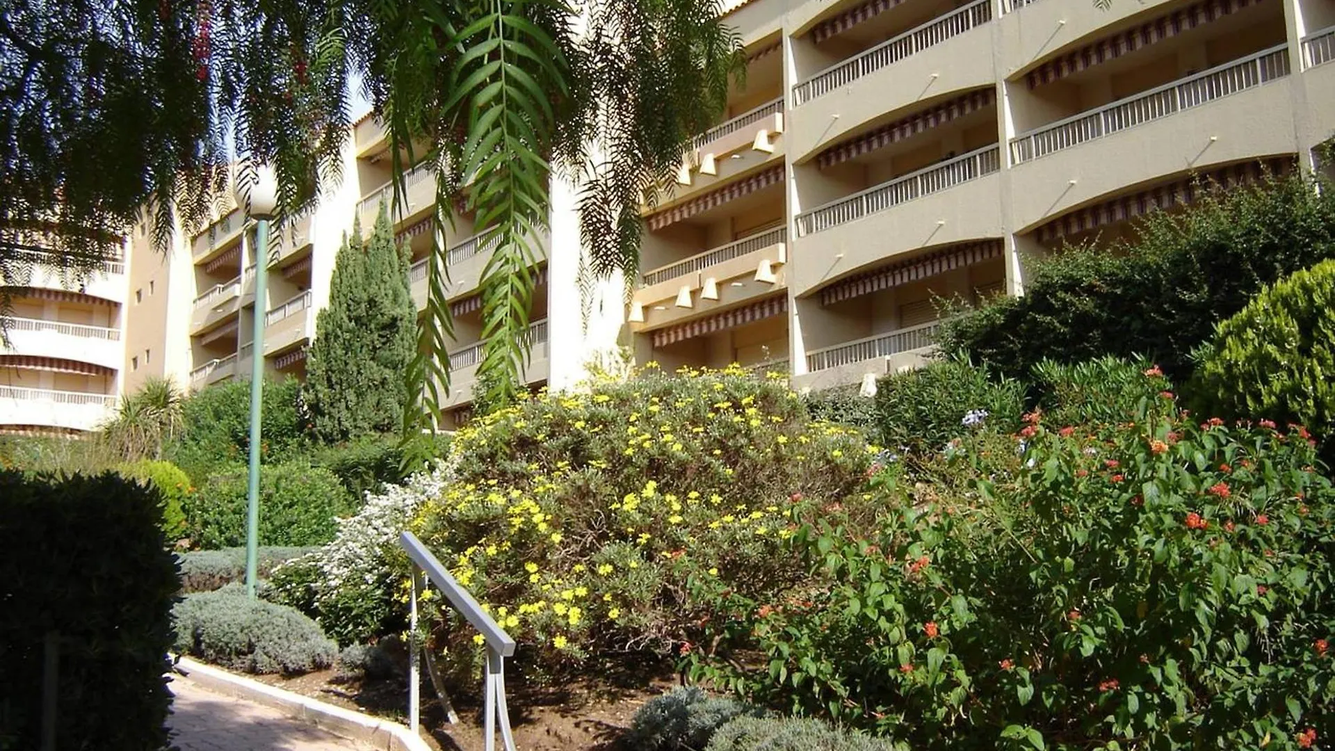 T2 5 Pers Avec Parking A La Faviere, Bormes-Les-Mimosas - Fr-1-610-54 Apartment France